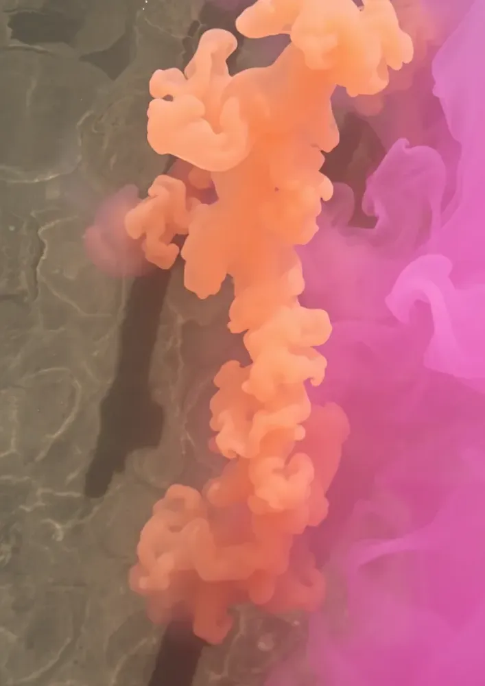 Дымчатые шлейфы разных цветов,...